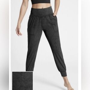 NWT athleta salutation jogger sz sm